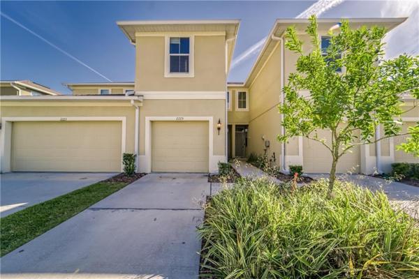 BROADWAY CENTRE TWNHMS