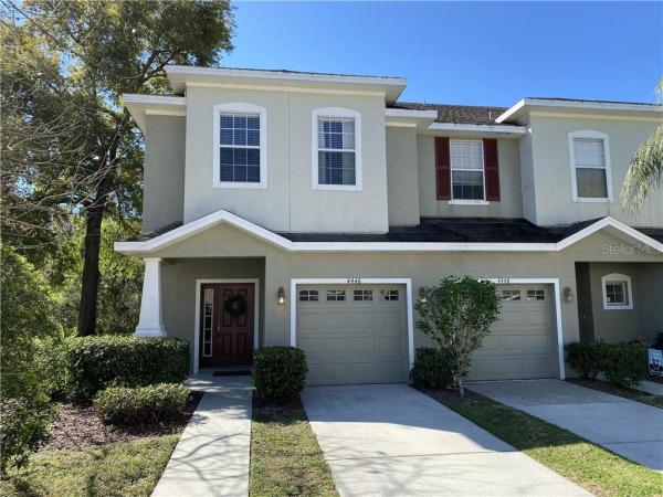 AMBERLY OAKS TOWNHOMES