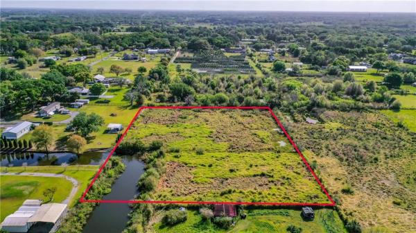 BARTONS COUNTRY ESTATES