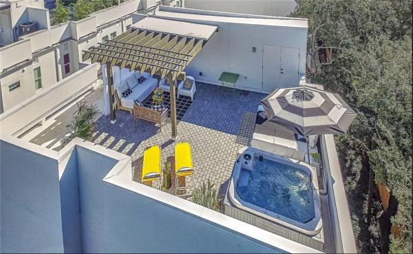 SOUTH MACDILL TWNHMS