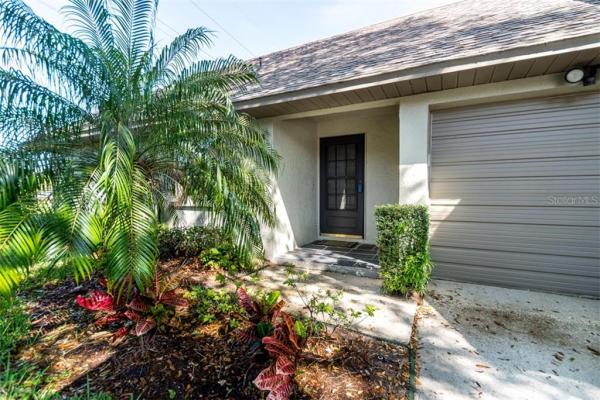 CHATEAUX WOODS CONDO