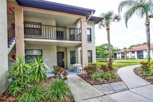 SHOREWALK BATH & TENNIS CLUB 25