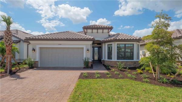 STARKEY RANCH - ESPLANADE