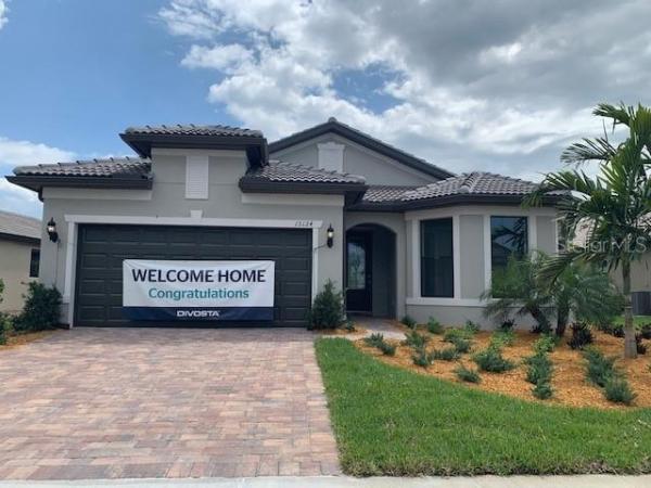 ISALNDWALK AT THE WEST VILLAGES