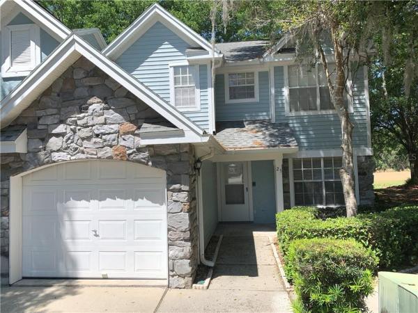 COACH HOMES AT ERROL