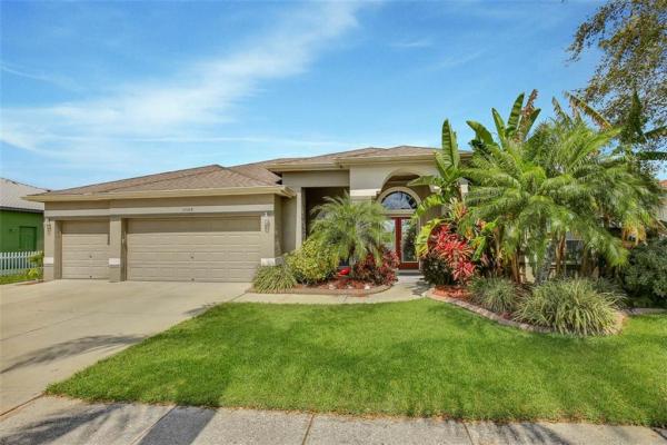 CLUBHOUSE ESTATES AT SUMMERFIE