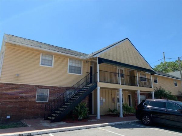 VENETIA COUNTRY CLUB CONDO