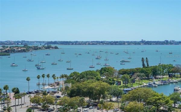 1350 MAIN RESIDENTIAL