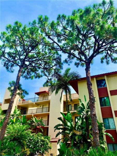 HERON HARBOUR PH I CONDOMINI