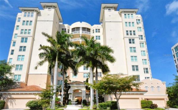 MERIDIAN AT THE OAKS PRESERVE