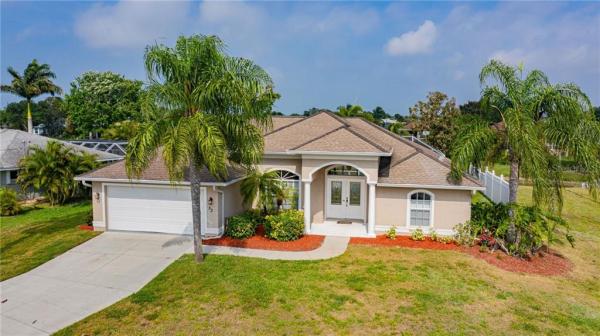 ROTONDA WEST PEBBLE BEACH