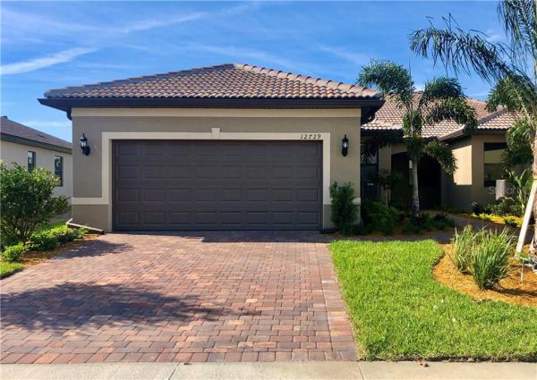 ISLANDWALK AT THE WEST VILLAGES