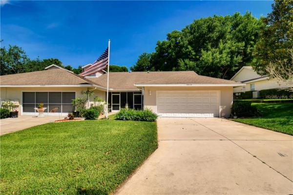 TOWNHOMES OF VILLAGE GREEN