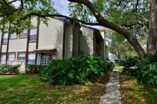 HARBOURTOWNE AT COUNTRY