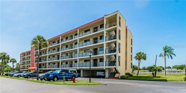 HARBOR GREENS AT YACHT CLUB ESTATES