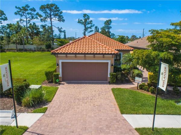 BELLACINA BY CASEY KEY