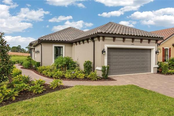 STARKEY RANCH - ESPLANADE