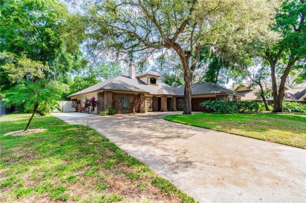 BARRINGTON OAKS EAST