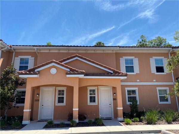 REGAL OAKS AT OLD TOWN