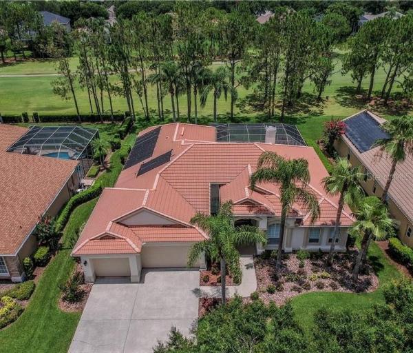 RIVER HILLS COUNTRY CLUB