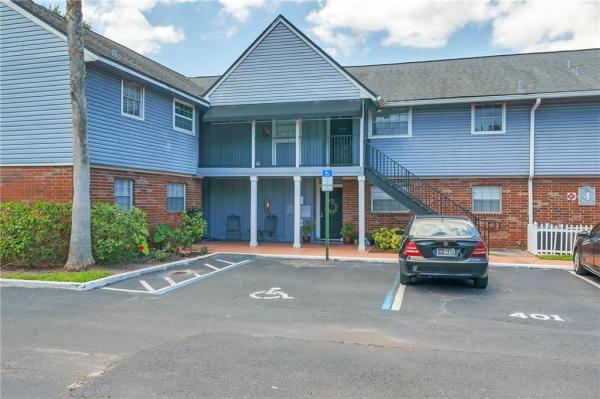 VENETIA COUNTRY CLUB CONDO