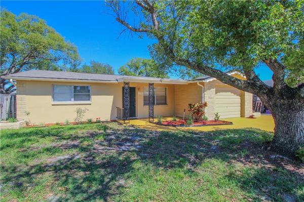 HOLIDAY LAKE ESTATES