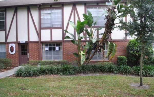 CAMELOT BY LAKE CONDO