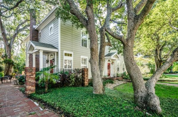 TOWNHOUSES OF SUBURB BEAUTIFUL