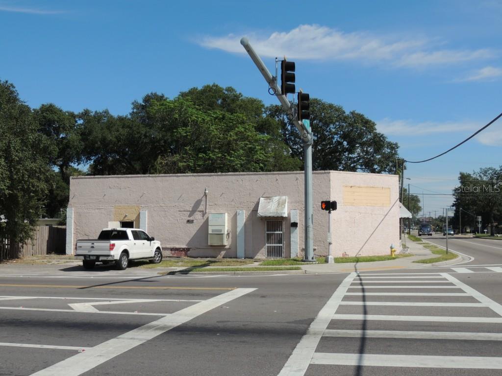 Commercial - фото