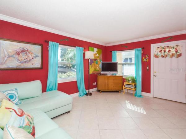 TROPICAL BREEZE CONDO