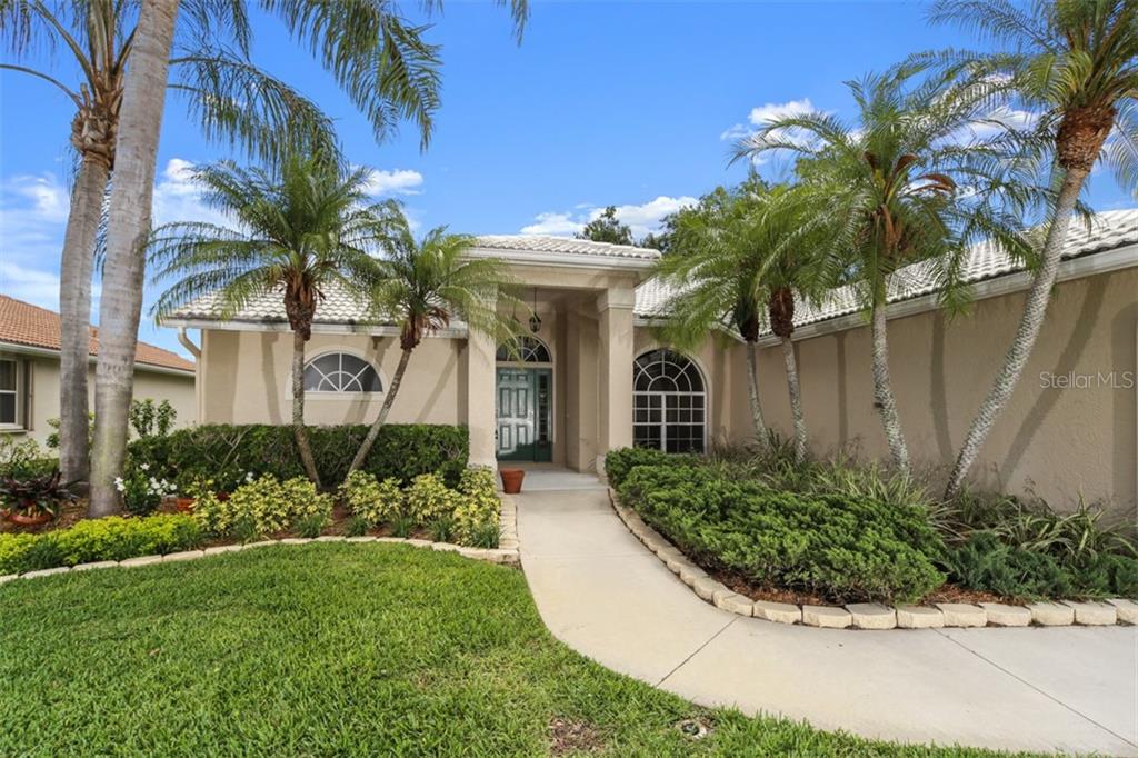 HUNTINGTON POINTE - фото