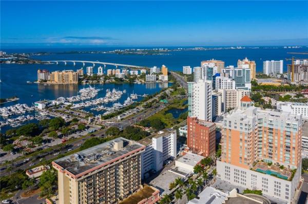 1350 MAIN RESIDENTIAL