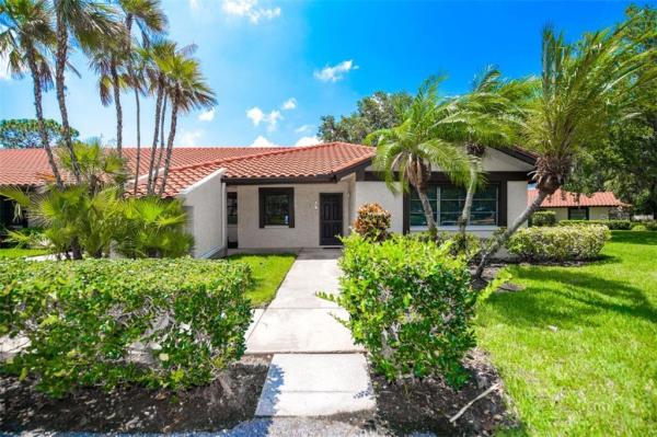 GOLF POINTE AT PALM-AIRE COUNTR