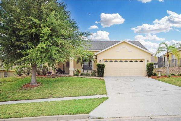 OVERLOOK AT LAKE LOUISA PH 01