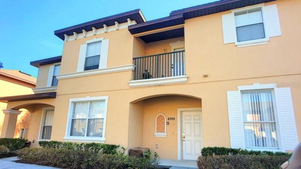 REGAL OAKS AT OLD TOWN