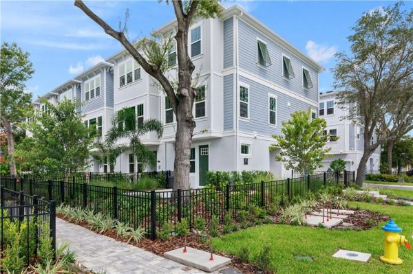 SOUTH TAMPANIA TOWNHOMES