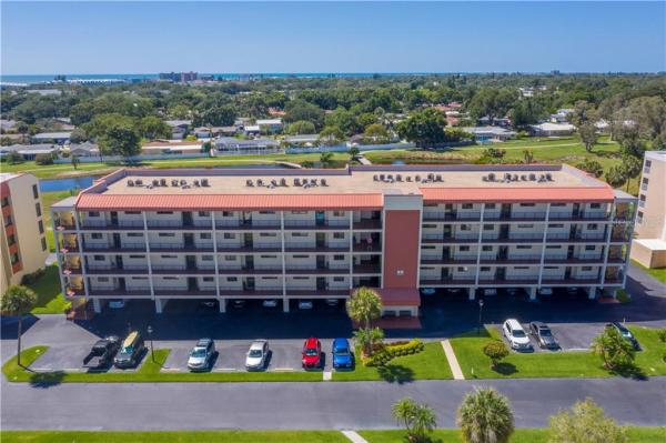 HARBOR GREENS AT YACHT CLUB ESTATES