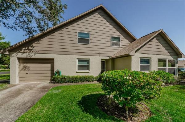 CHATEAUX WOODS CONDO