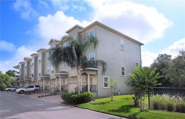 BAYOU GRANDE TOWNHOME COMMUNITY