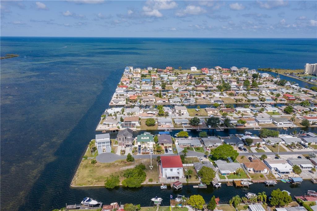 JENNITA POINT - фото