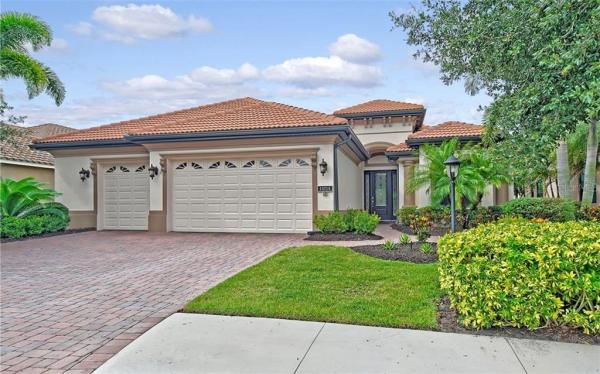 COUNTRY CLUB EAST AT LAKEWOOD RANCH