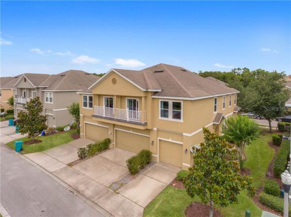 VILLAS AT EAST PARK CONDO