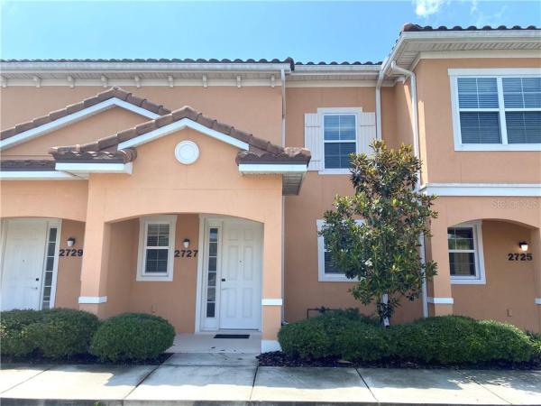 REGAL OAKS AT OLD TOWN