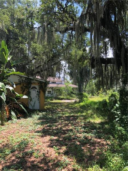 SUBDIVISION OF THE E 2804 FT O