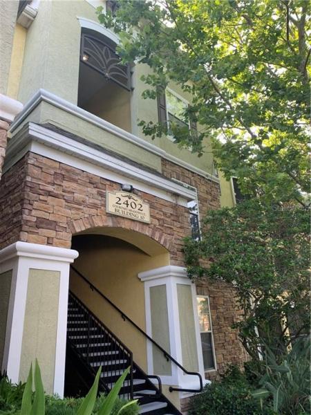 COURTNEY PALMS CONDO