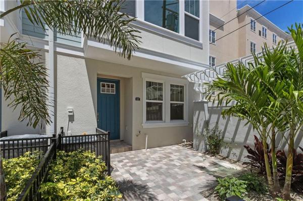 BURLINGTON TOWNHOMES