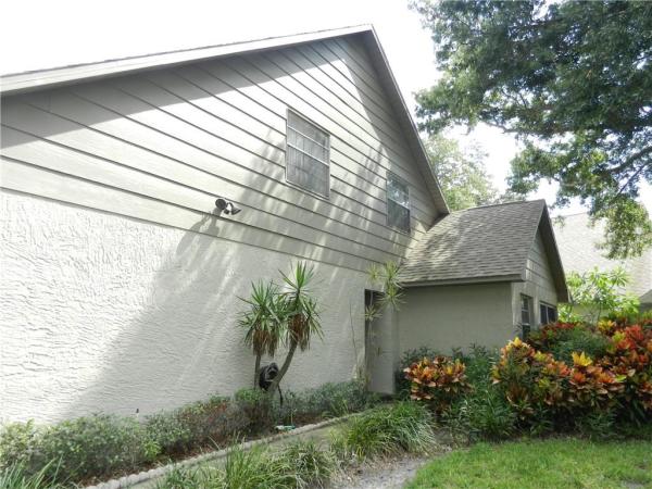 CHATEAUX WOODS CONDO