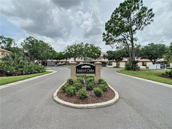 LAUREL OAKS AT EAST LAKE