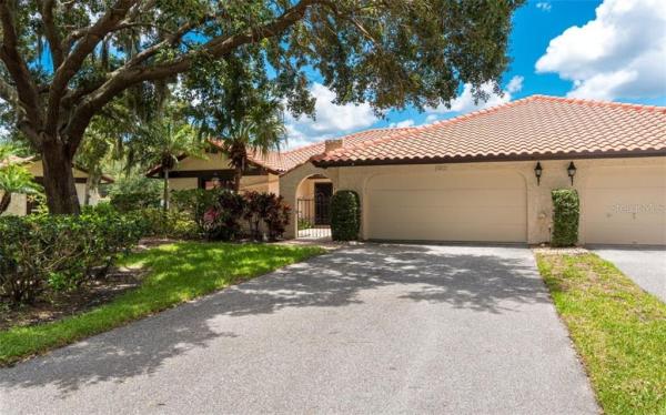 GOLF POINTE AT PALM-AIRE COUNTR