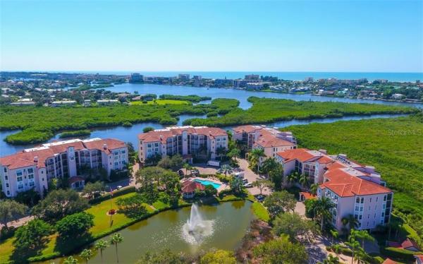 EAGLES POINT AT THE LANDINGS 3